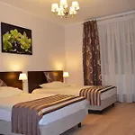 Bed & Breakfast De Luxe Figaro Płock