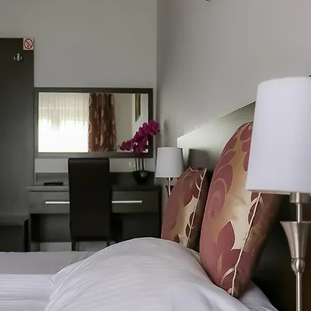 Bed & Breakfast De Luxe Figaro Płock