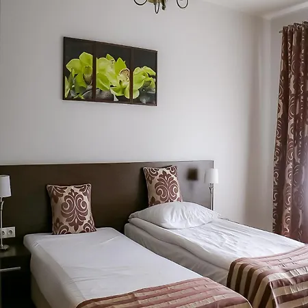 De Luxe Figaro Płock