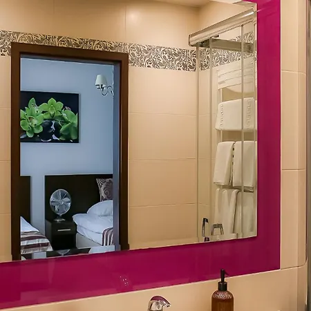 Oda ve Kahvaltı De Luxe Figaro *