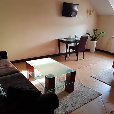 Bed & Breakfast De Luxe Figaro Płock