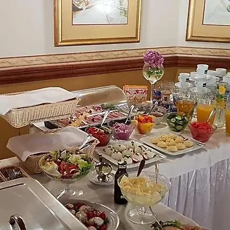 Bed & Breakfast De Luxe Figaro