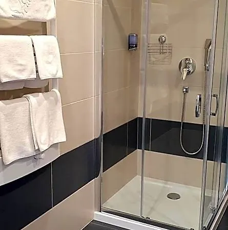 De Luxe Figaro Oda ve Kahvaltı *