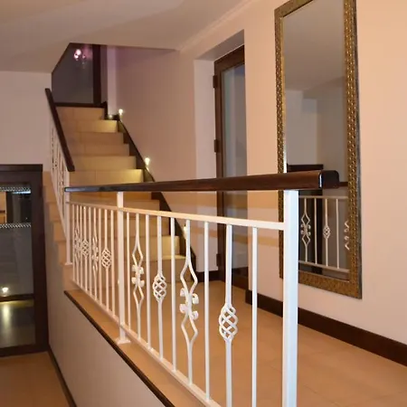 Oda ve Kahvaltı De Luxe Figaro *